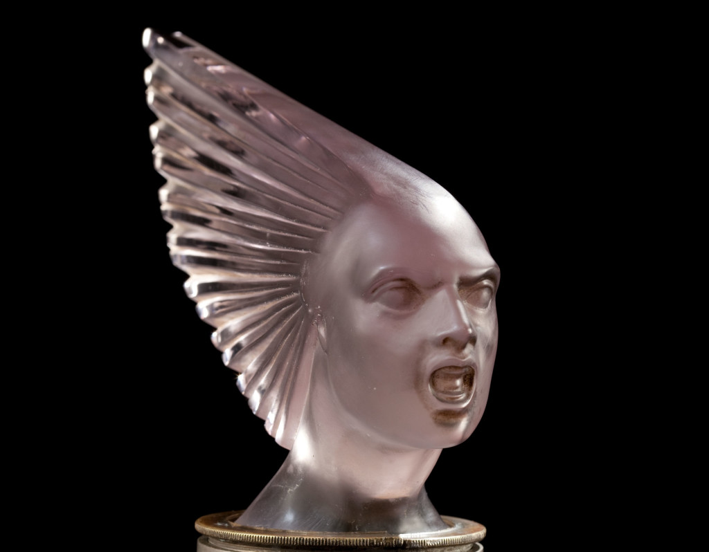 Lalique-Amethyst-Tinted-Glass-‘Victoire’-Mascot