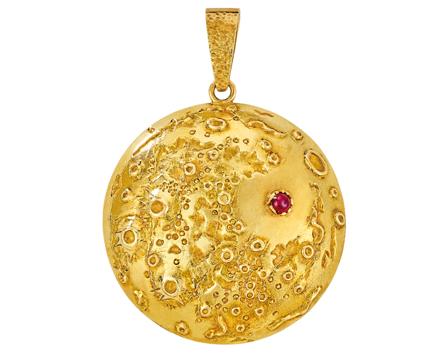 clip, 1942. Platinum, yellow gold, rose gold, rubies, diamonds. Van Cleef & Arpels
